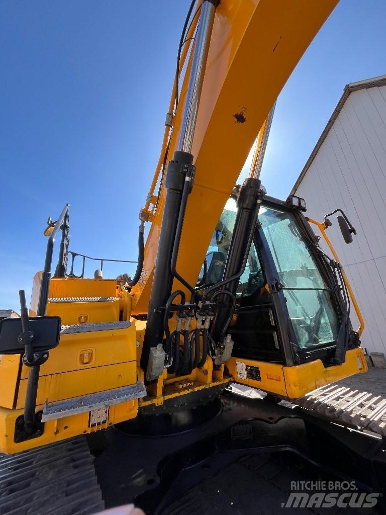 JCB JS 220 LC Bageri gusjeničari