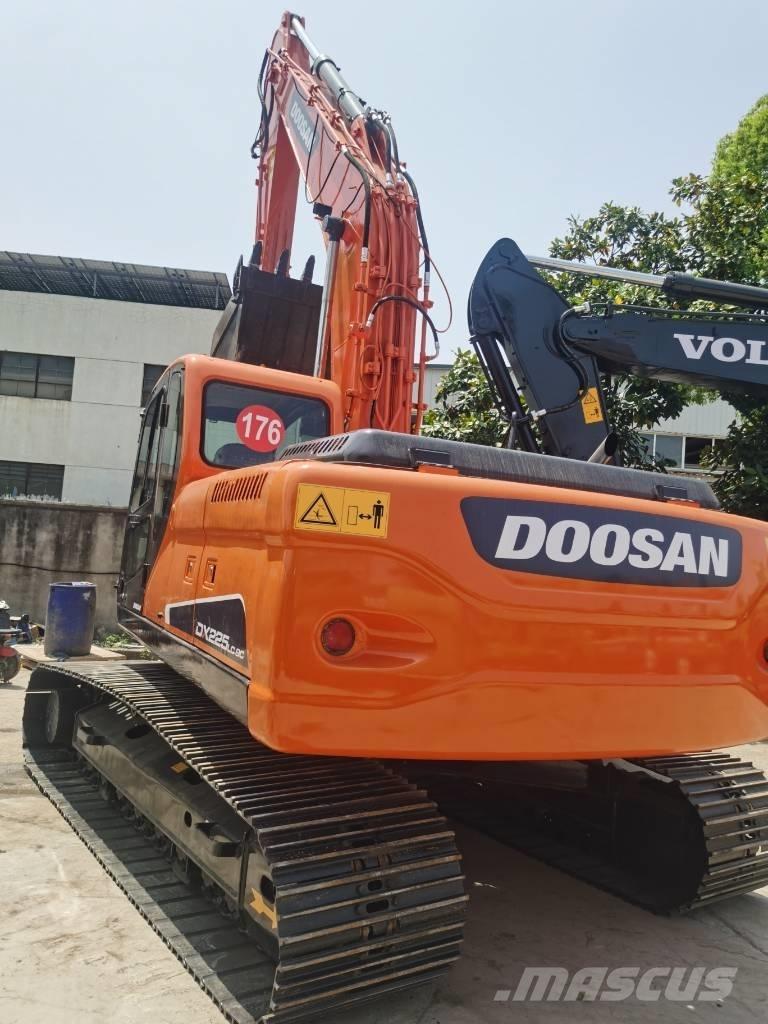 Doosan DX225LC-9C Bageri gusjeničari
