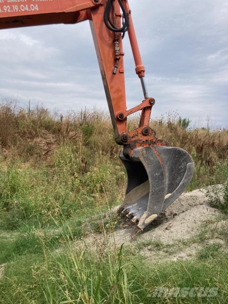 Hitachi EX 135 W Bageri na kotačima