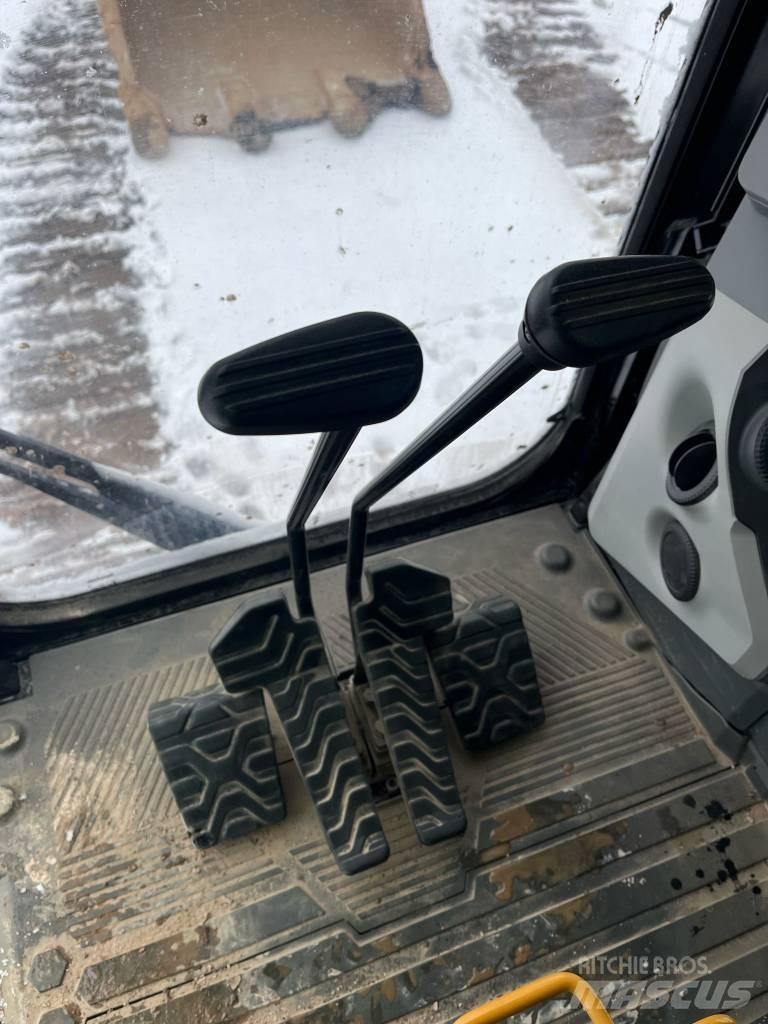 CAT 374-07B Bageri gusjeničari