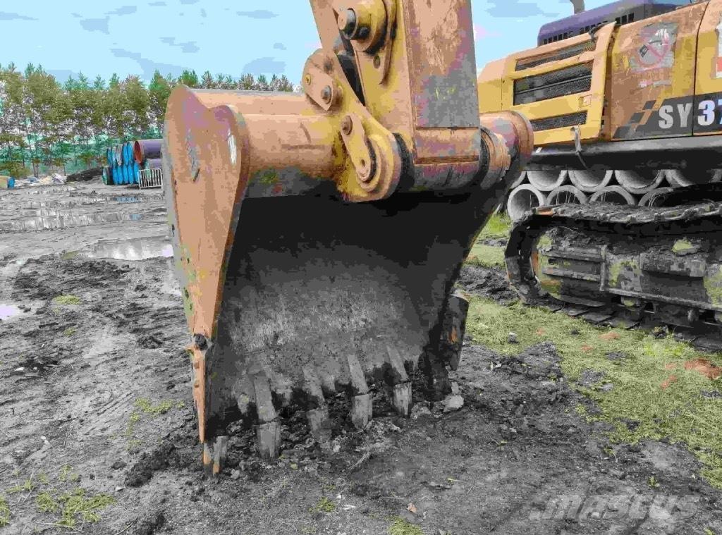 CAT 326 Bageri gusjeničari