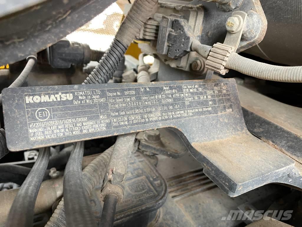Komatsu D 65 PX-18E0 Buldožeri gusjeničari