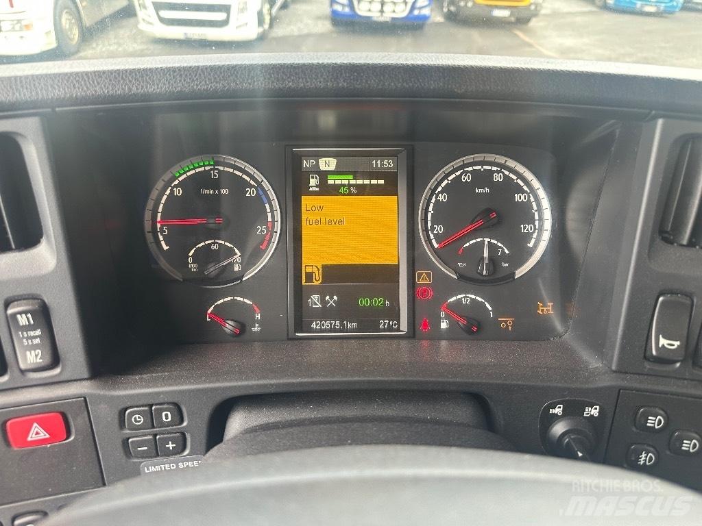 Scania R580 6x2*4 Rol kiper kamioni s kukama za dizanje