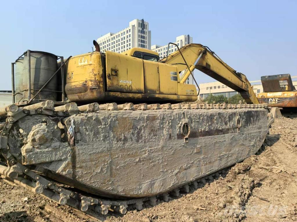 Komatsu PC 200-6 Amfibijski bageri