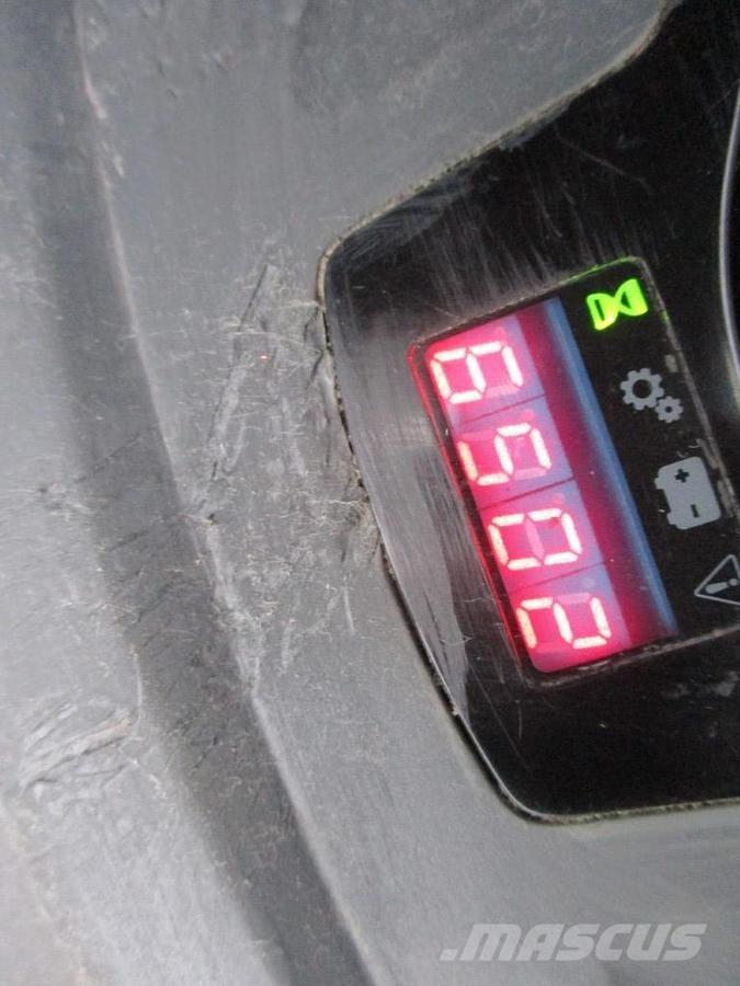 BT LPE200 Nisko podizni električni viličar sa platformu