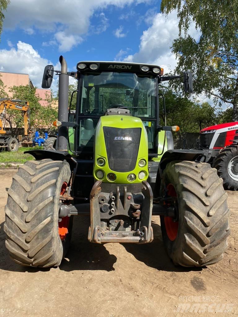 CLAAS Arion 640 Traktori