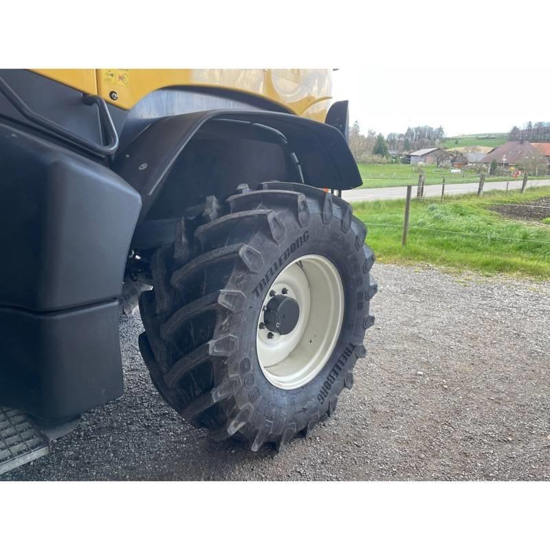 New Holland FR 700 Strojevi za krmu na vlastiti pogon