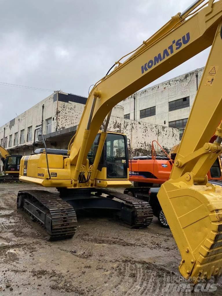Komatsu 220 Bageri gusjeničari