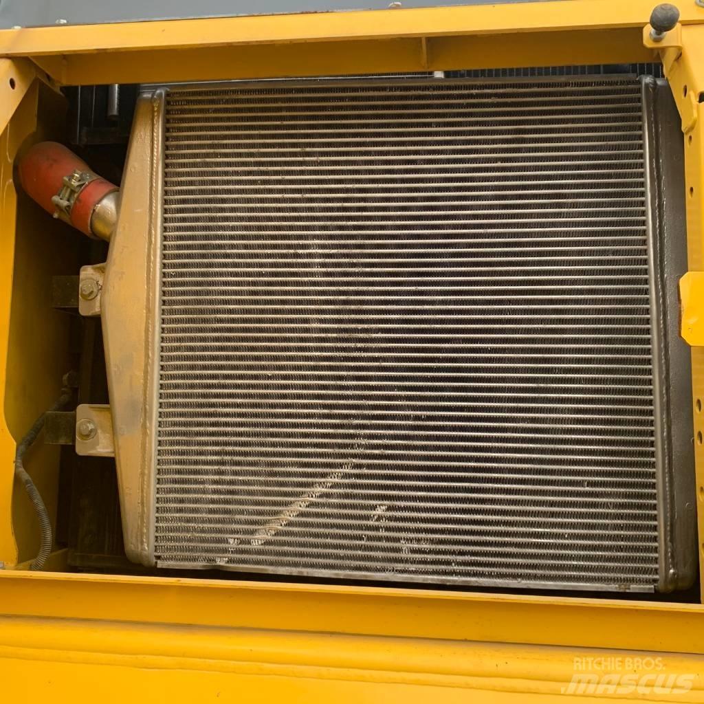 Komatsu PC450-8 Bageri gusjeničari
