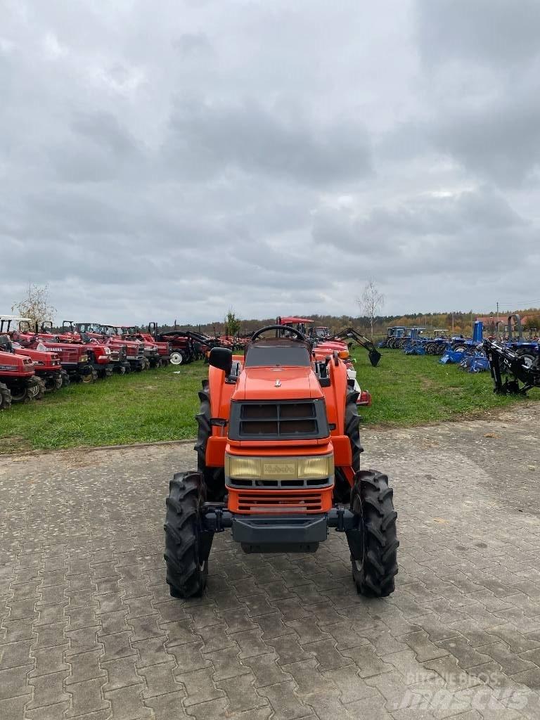 Kubota GT3 Kompaktni (mali) traktori
