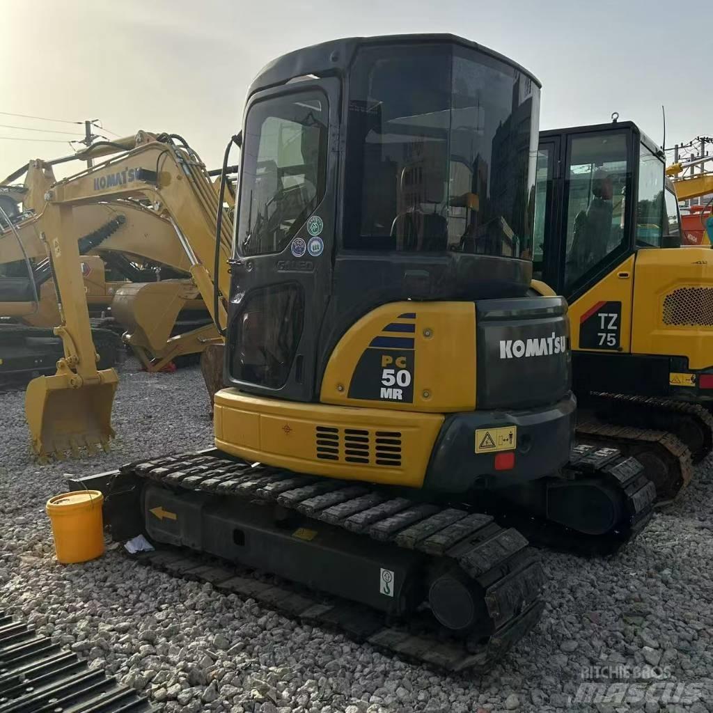 Komatsu 50-2 Bageri gusjeničari