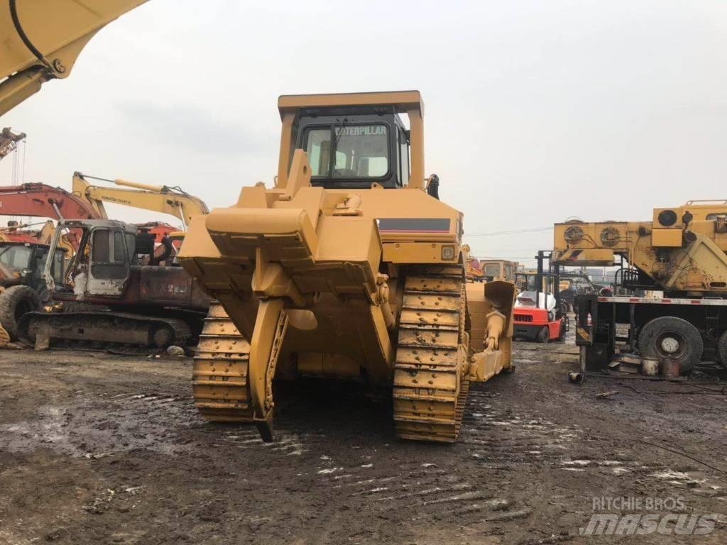 CAT D8N Buldožeri gusjeničari