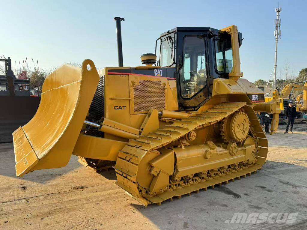 CAT D 6 R Buldožeri gusjeničari