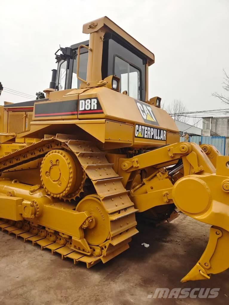 CAT D8 Buldožeri gusjeničari