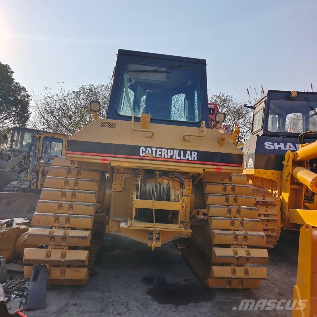 CAT D6R Buldožeri gusjeničari