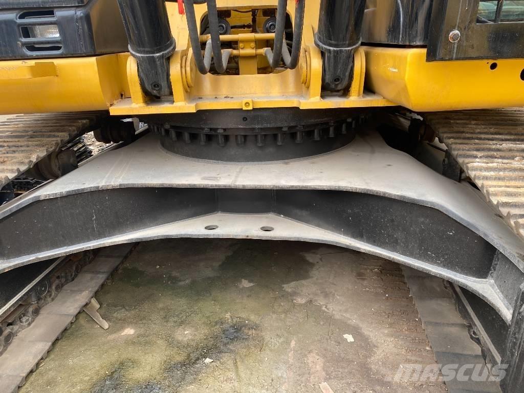 CAT 330 D Bageri gusjeničari