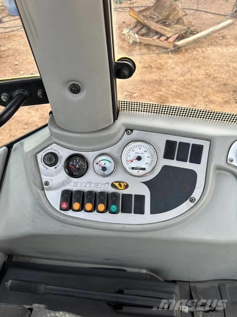  VF VENIERI 823E Utovarni rovokopači