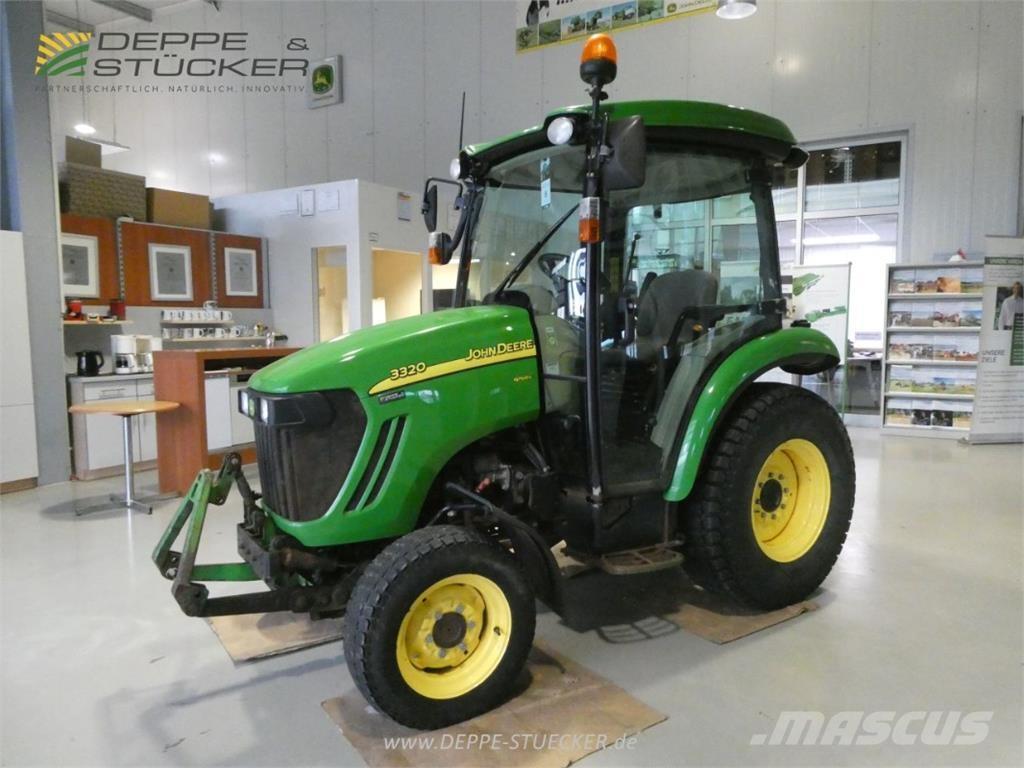 John Deere 3320 Kompaktni (mali) traktori