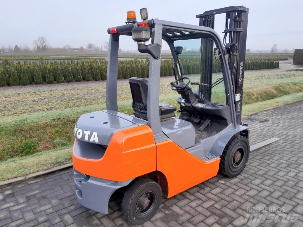 Toyota Tonero 25 Dizelski viličari