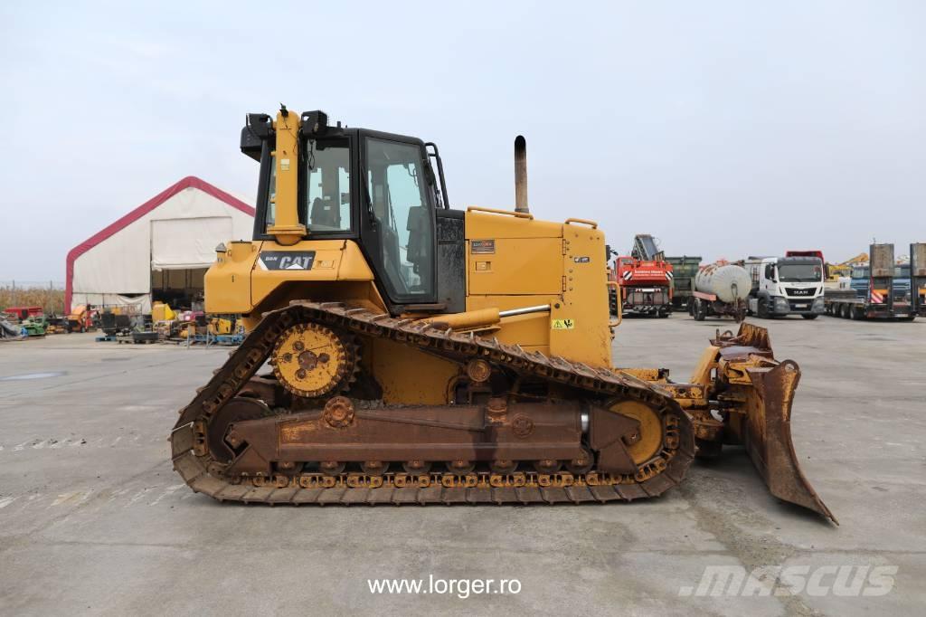 CAT D 6 N Buldožeri gusjeničari