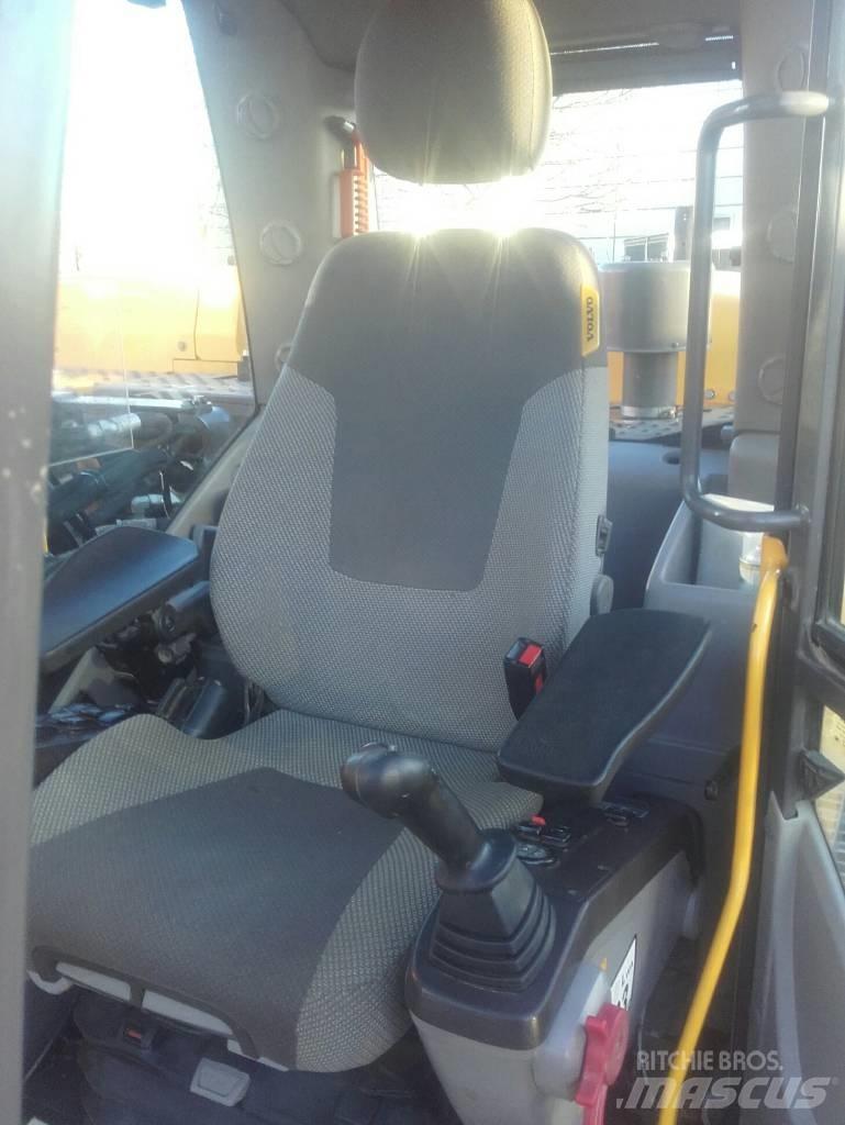 Volvo EC250DL Bageri gusjeničari