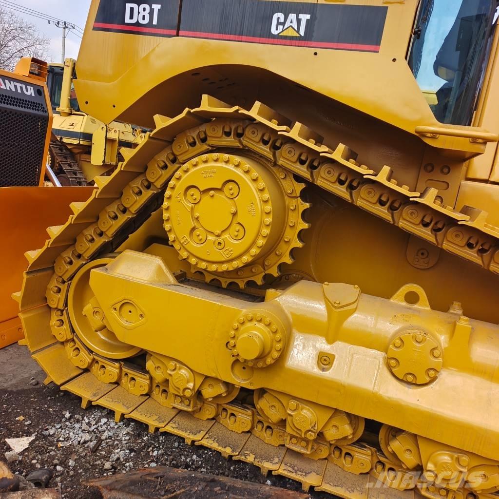CAT D 8 T Buldožeri gusjeničari