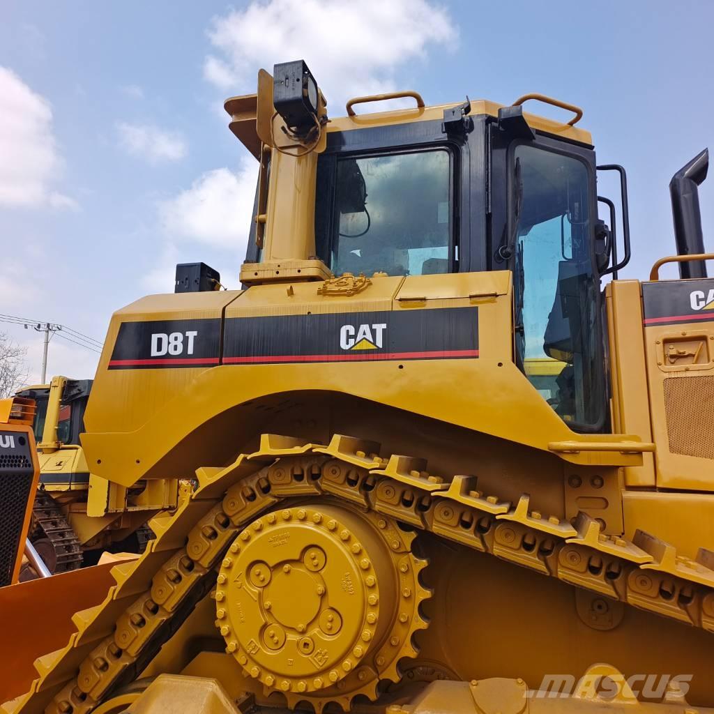 CAT D 8 T Buldožeri gusjeničari