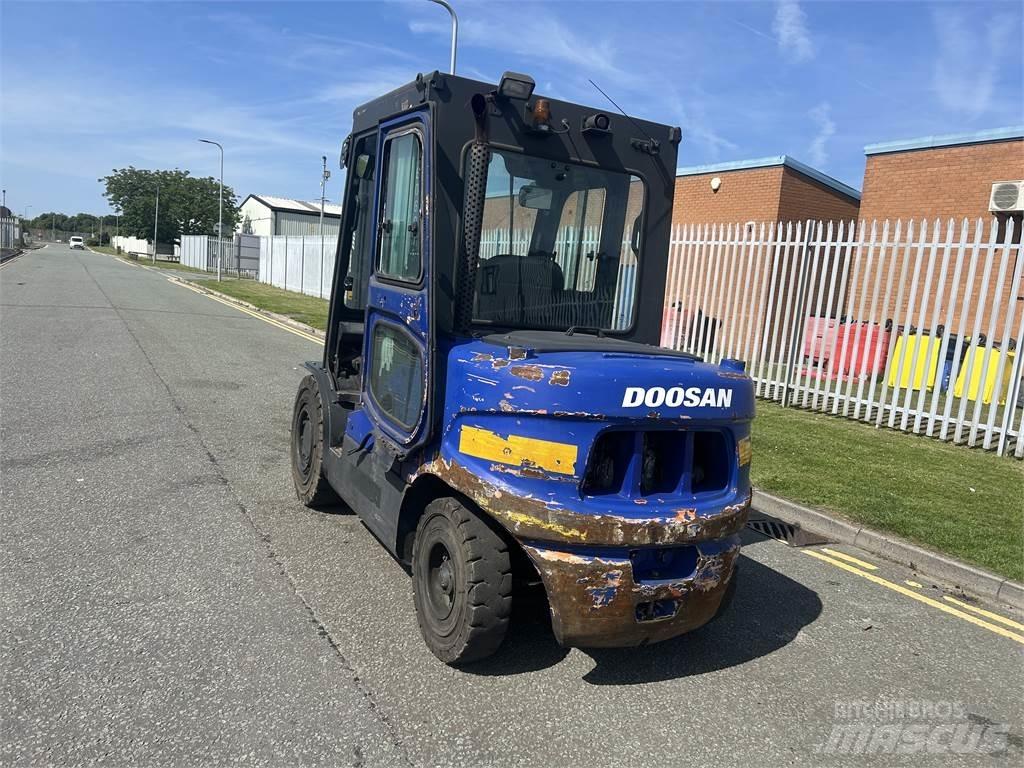 Doosan D45SC-5 Dizelski viličari