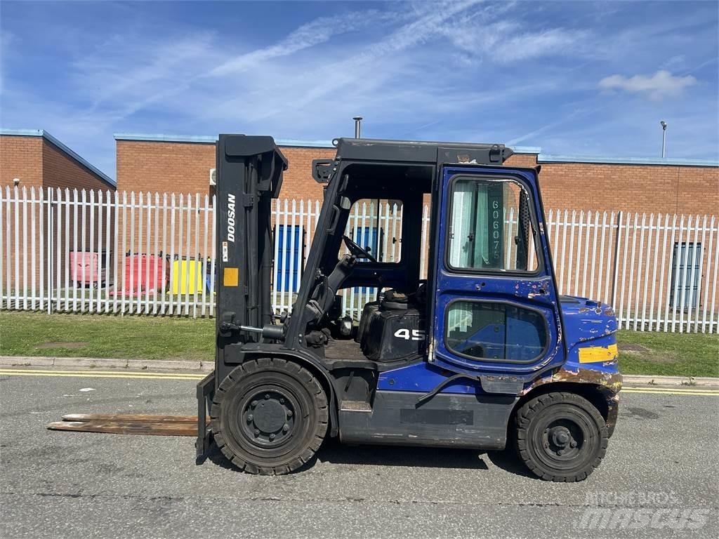 Doosan D45SC-5 Dizelski viličari
