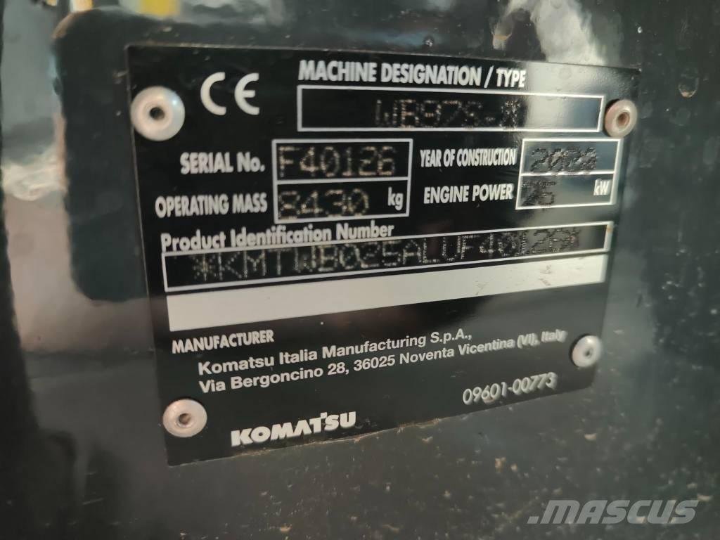 Komatsu WB 97 S-8 Utovarni rovokopači