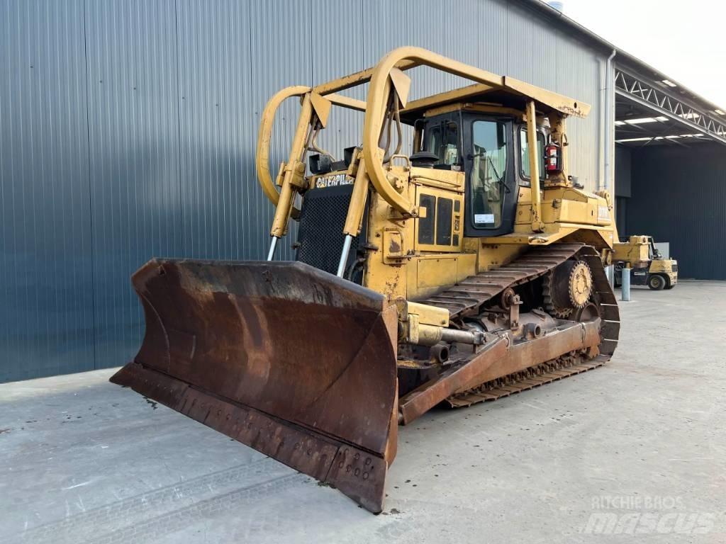 CAT D7H Buldožeri gusjeničari