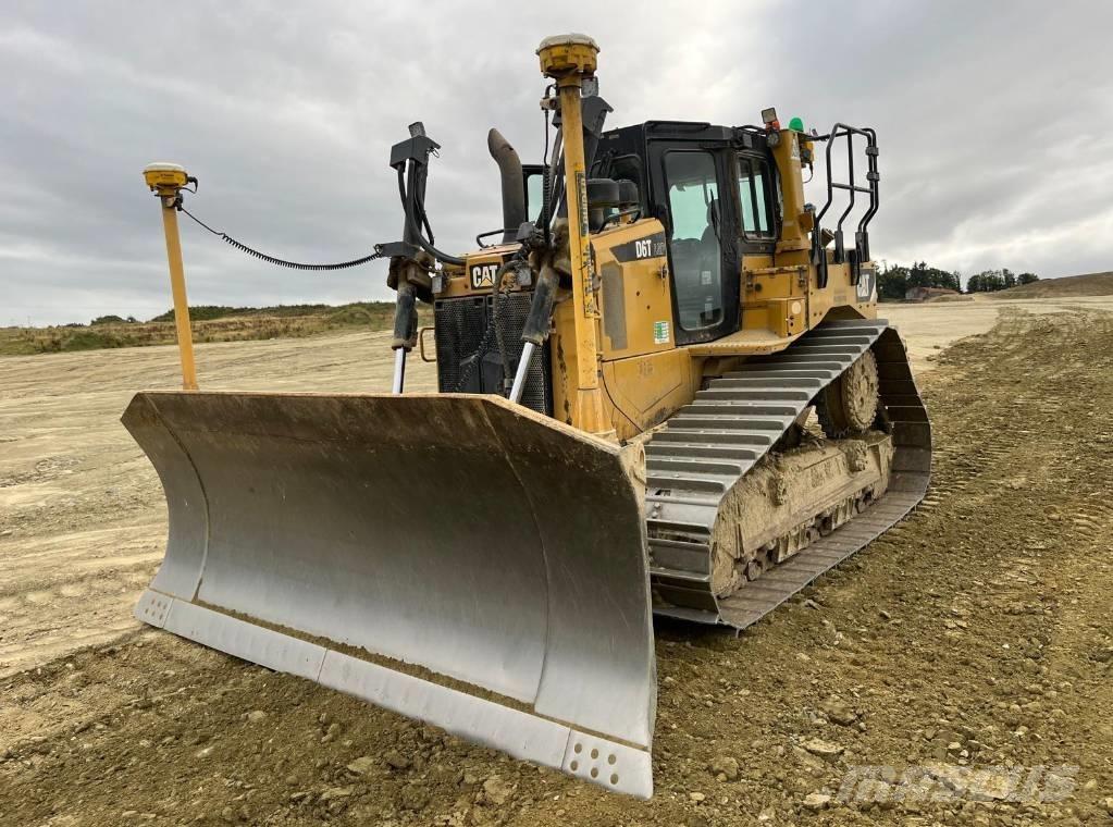 CAT D 6 T LGP Buldožeri gusjeničari