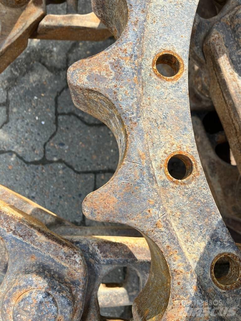 Komatsu 240 Bageri gusjeničari
