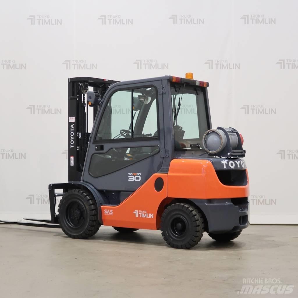 Toyota 02-8FGF30 Plinski viličari