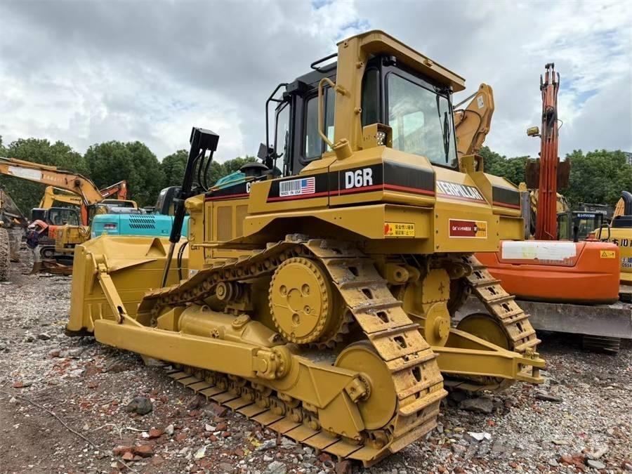 CAT D 6 R Buldožeri gusjeničari