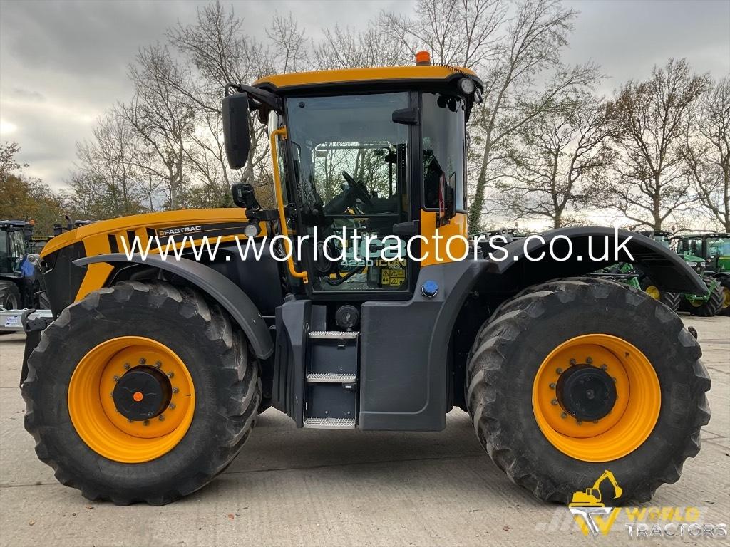 JCB Fastrac 4220 Traktori