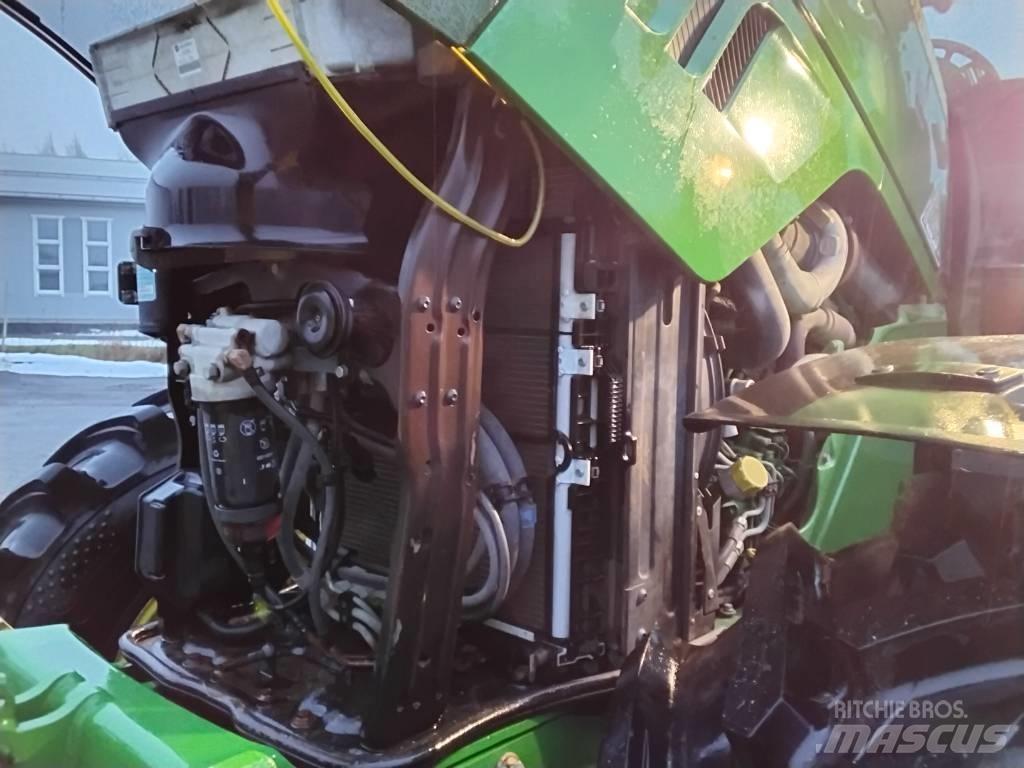 John Deere 6195 R Traktori