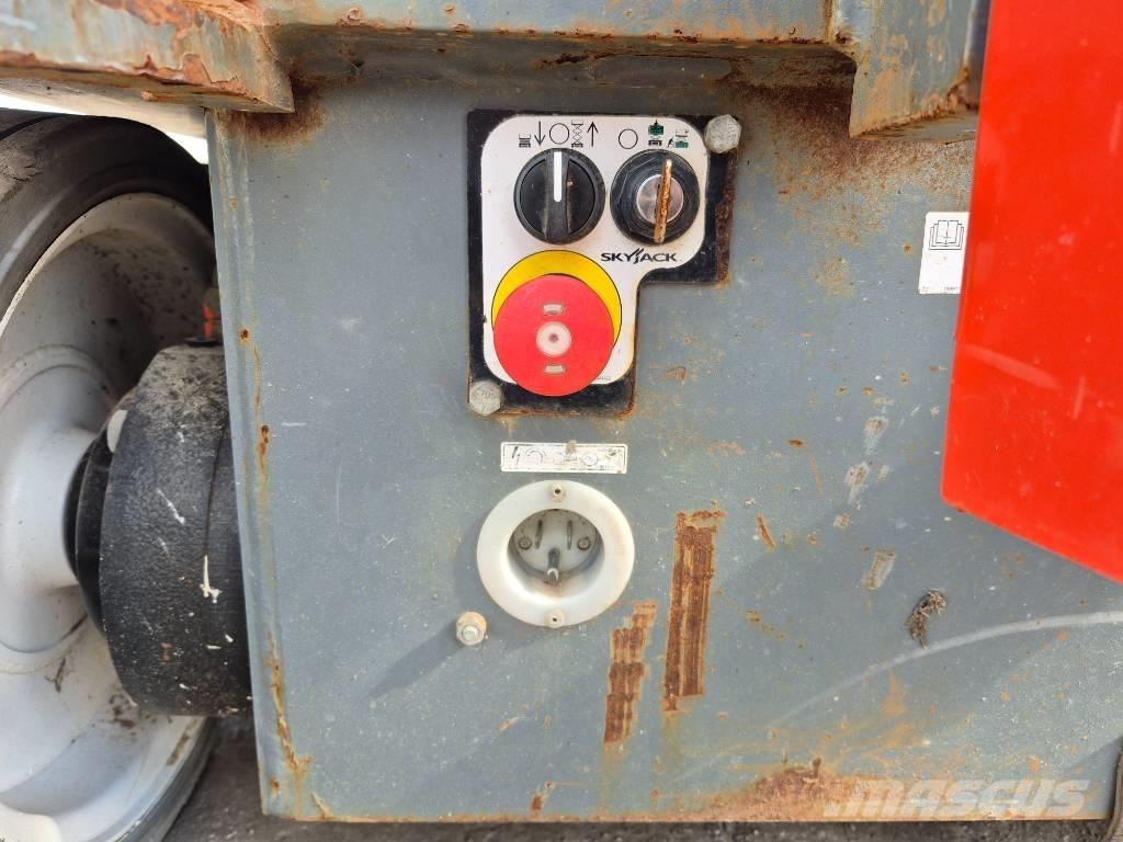 SkyJack SJ 4740 Škaraste platforme