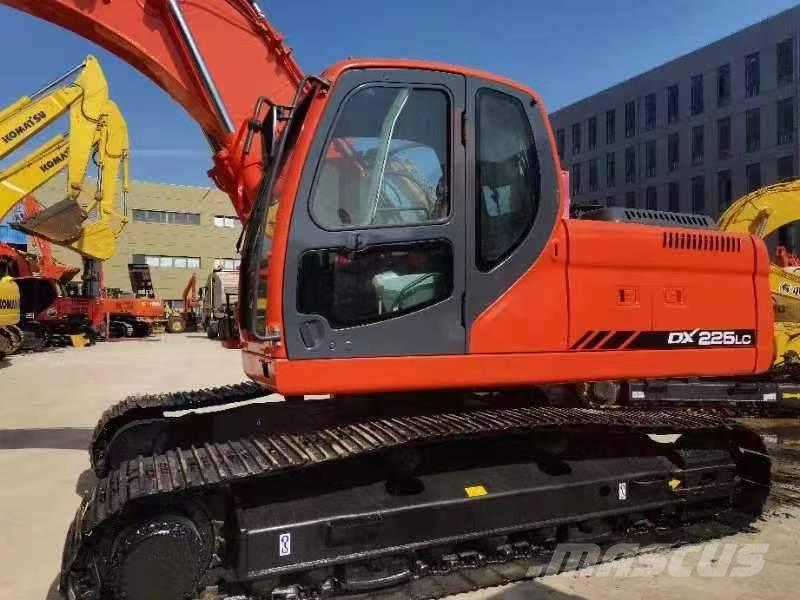 Doosan DX 225 Bageri gusjeničari