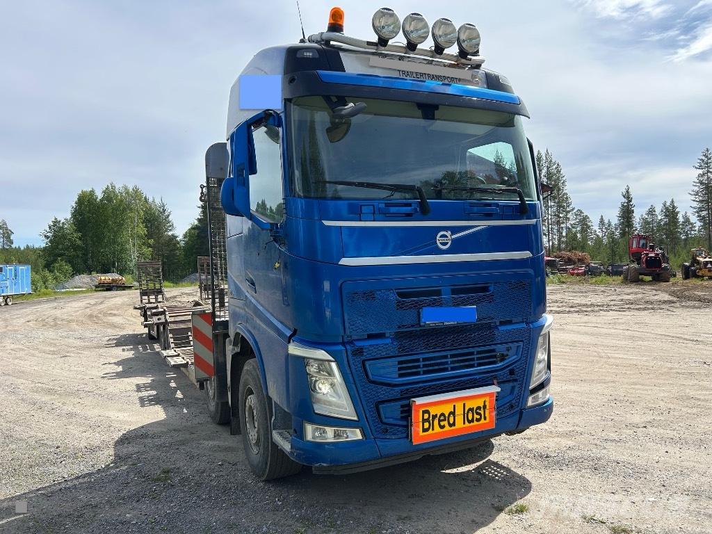 Volvo FH 500 Kamioni za prijevoz šumskih strojeva