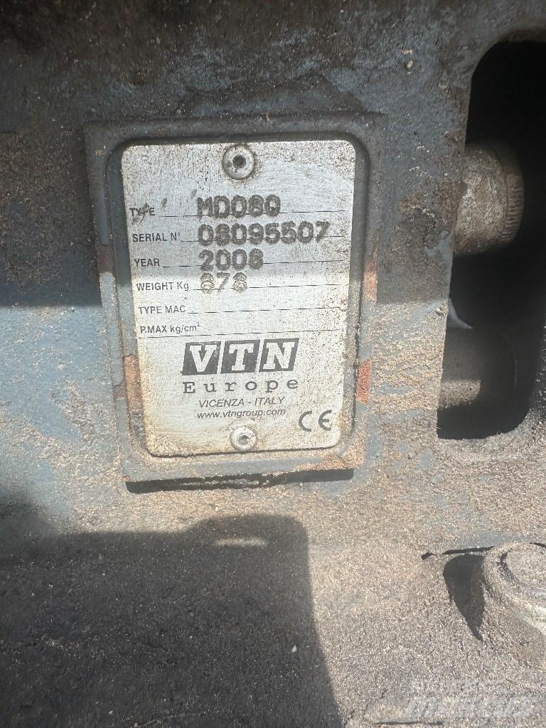 VTN MD080 Bageri gusjeničari