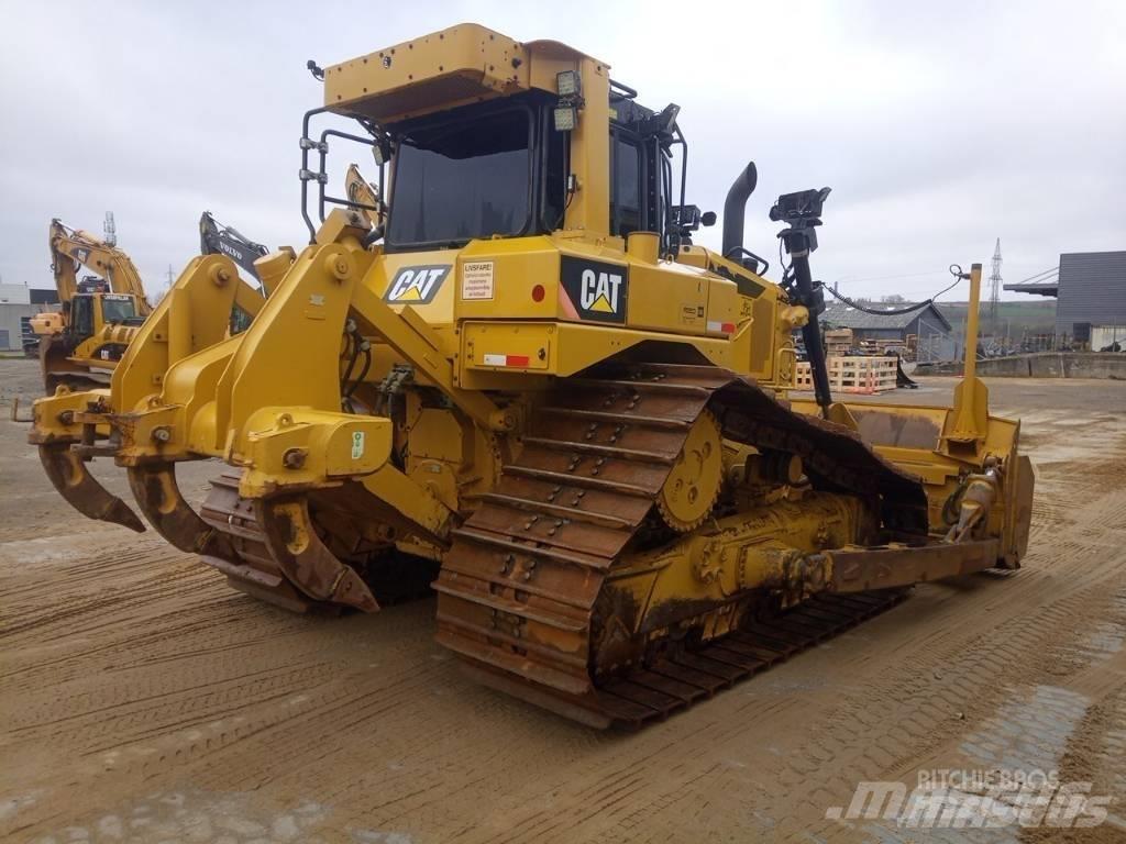 CAT D 6 T LGP Buldožeri gusjeničari
