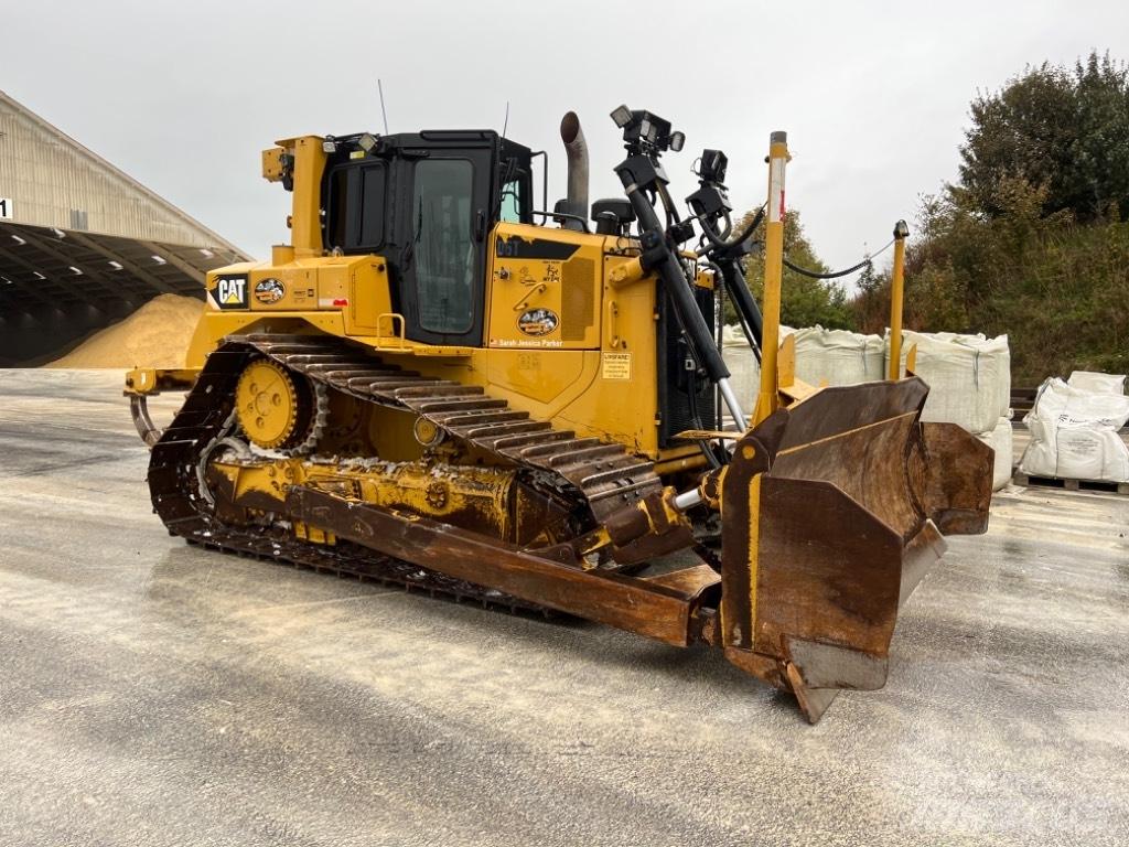 CAT D 6 T LGP Buldožeri gusjeničari