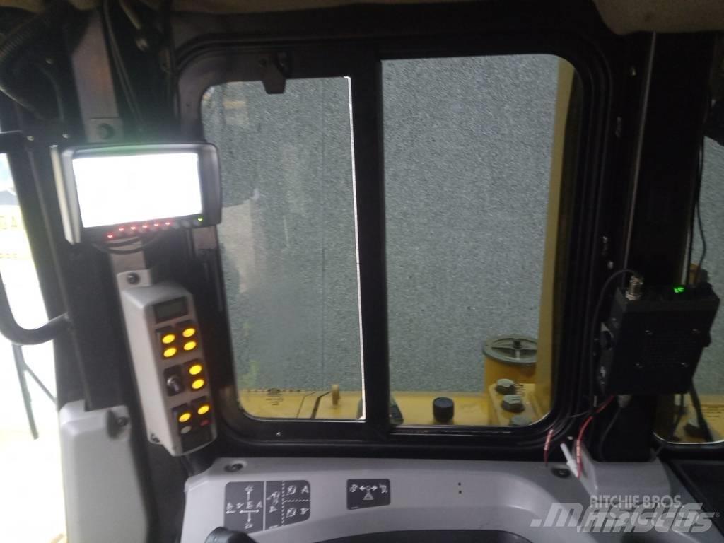 CAT D 6 T LGP Buldožeri gusjeničari
