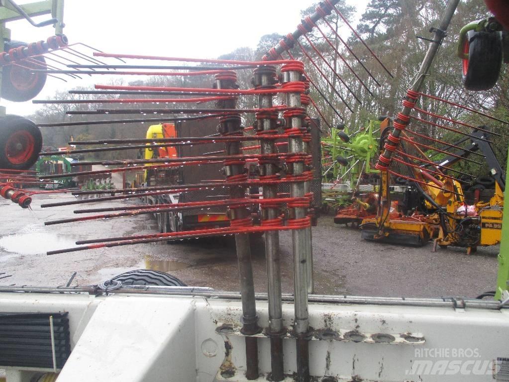 CLAAS Liner 3000 Okretači i sakupljači sijena