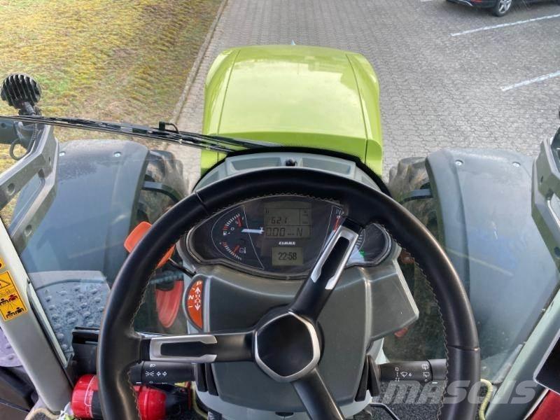 CLAAS AXION 830 Traktori