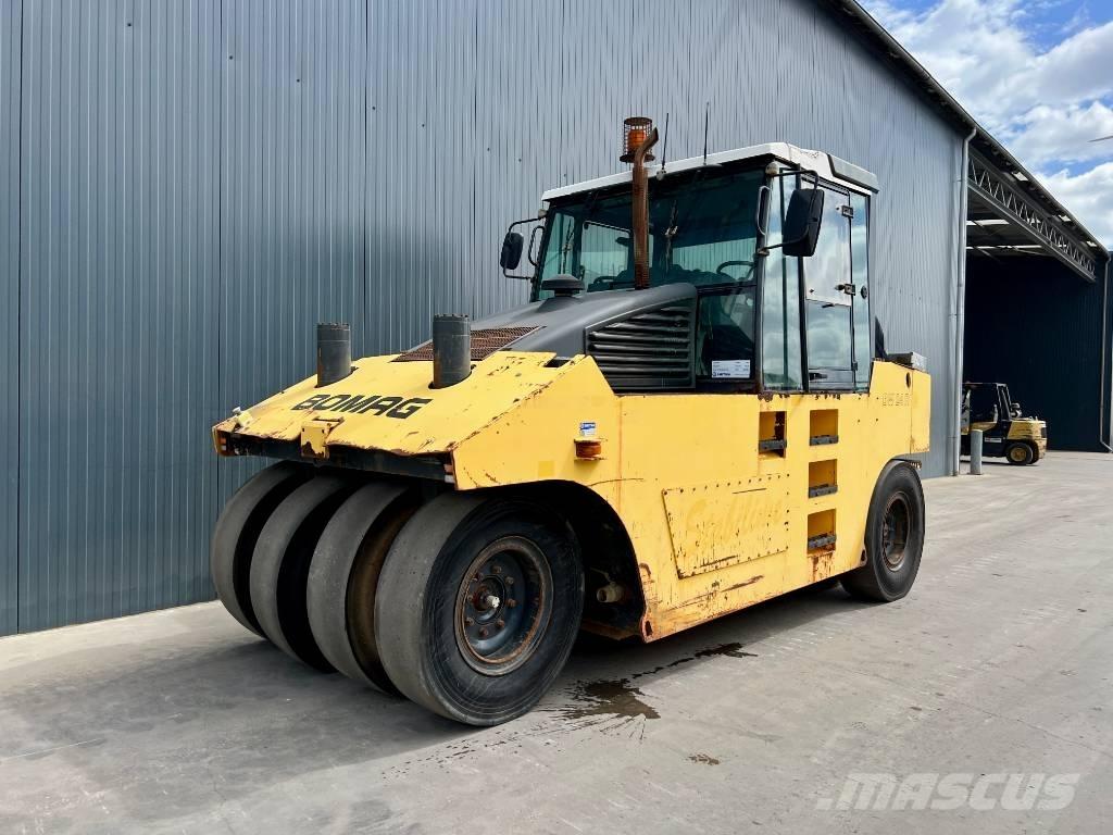 Bomag BW24R Gumeni valjci na kotačima