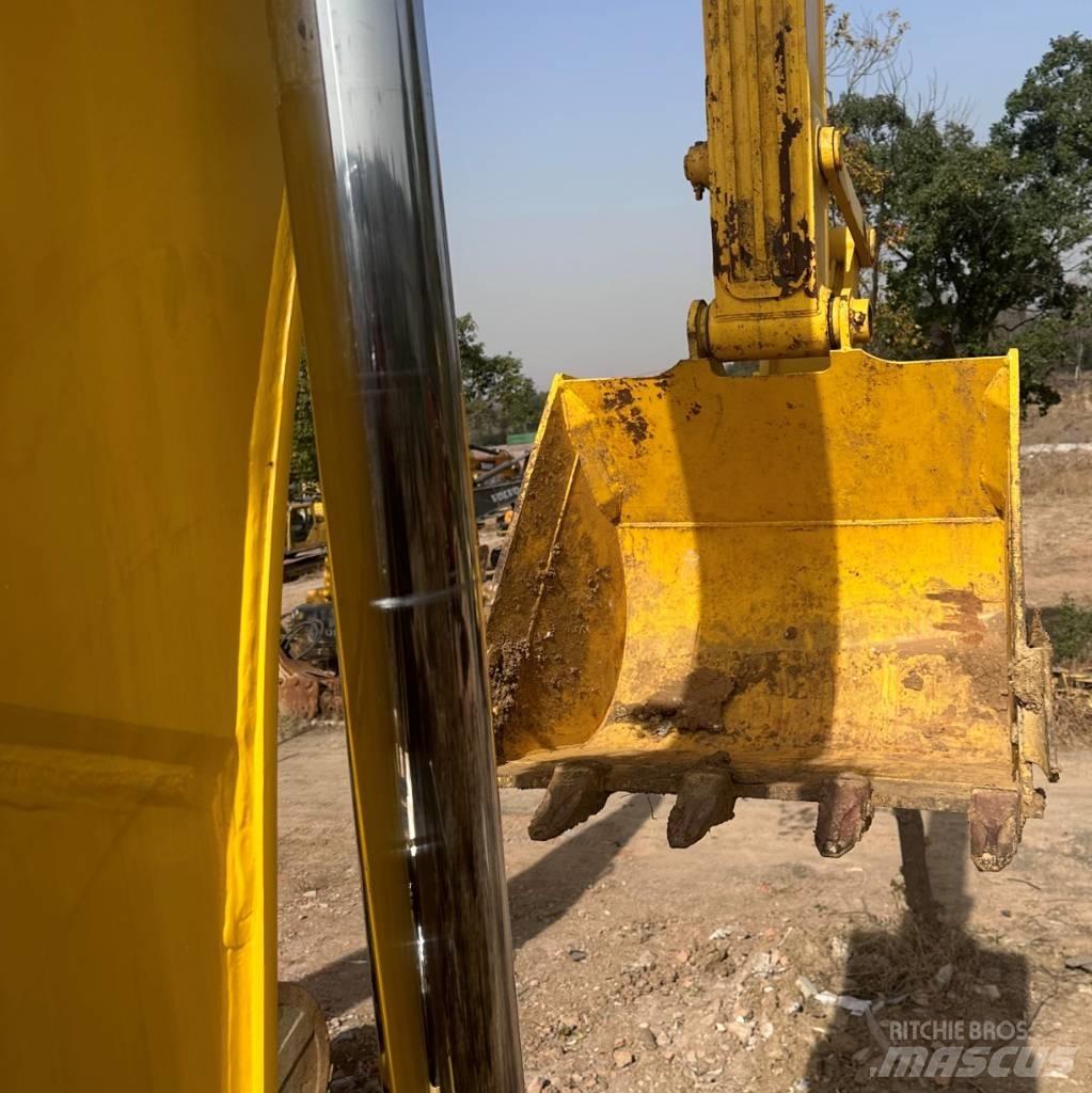 Komatsu 240LC-8 Bageri gusjeničari