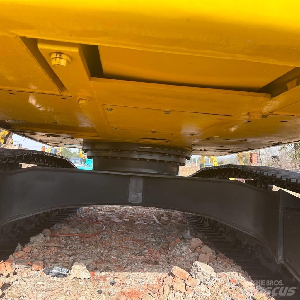Komatsu 240LC-8 Bageri gusjeničari