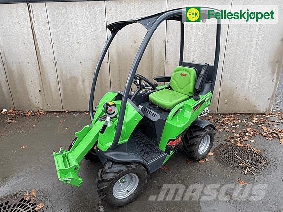 Avant 220 Skid steer mini utovarivači